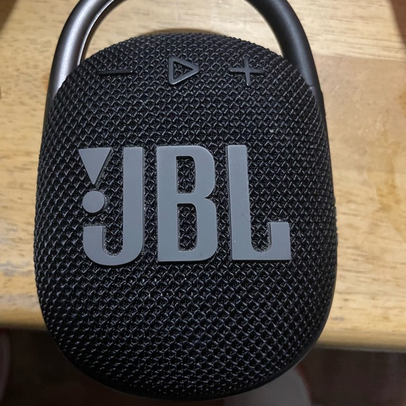 JBL black and gray clip on Bluetooth speaker - Picture 4 of 4